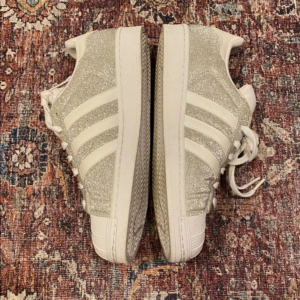 Adidas Superstar Glitter Silver Sneakers. Metallic. Shimmer. Shine. Size 9 1/2. - Picture 6 of 12
